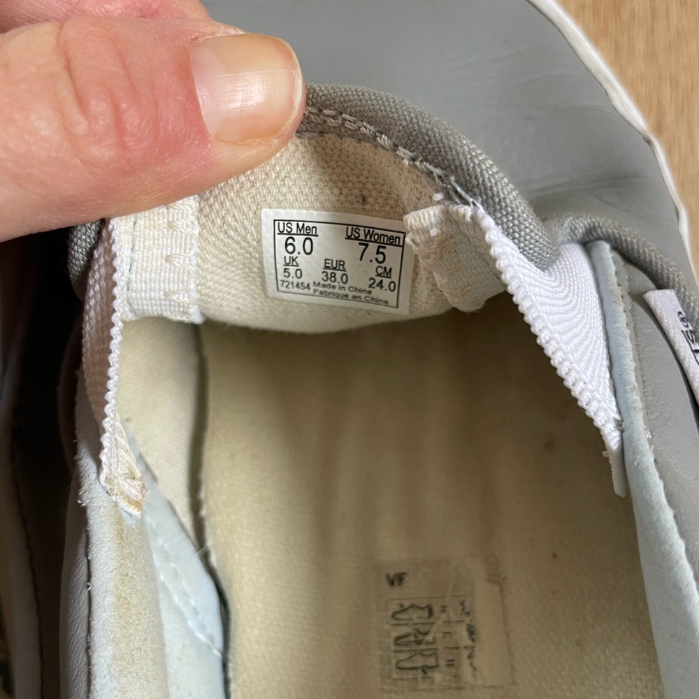 Vans Leather slip ons - Picture 7 of 7